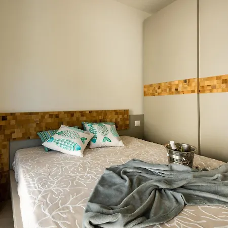 Hotel Hanbury With Swimming Pool And Parking In *