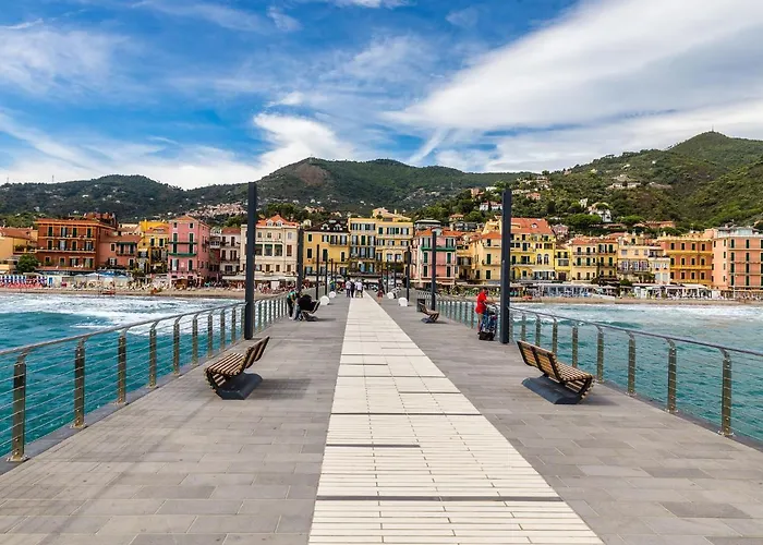 Hanbury With Swimming Pool And Parking In Hotel